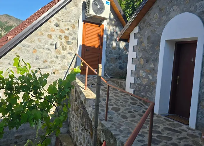 Lika Gasthof Shkoze (Shkoder)